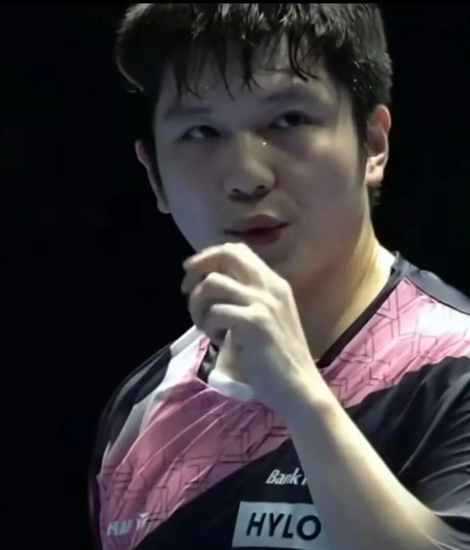 爱游戏官网-看到樊振东的眼神就知道稳了！