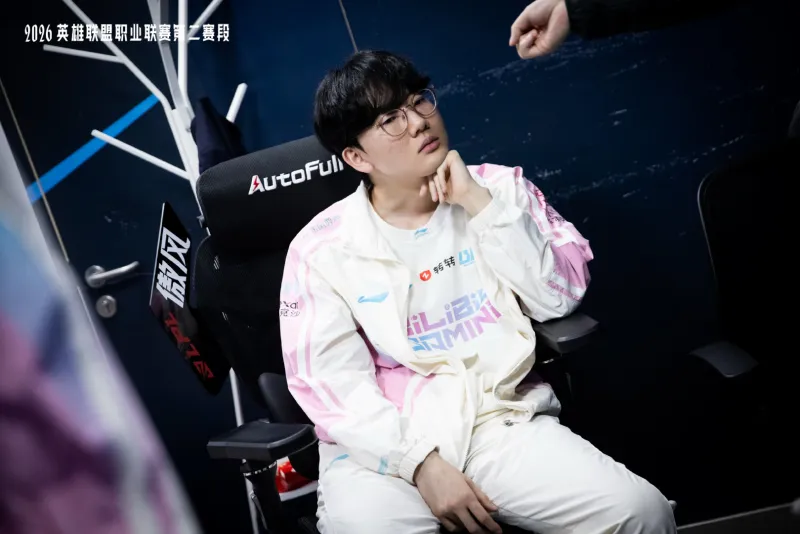 爱游戏官网-LPL分享BLG赛后返图：运筹决胜，连战连捷